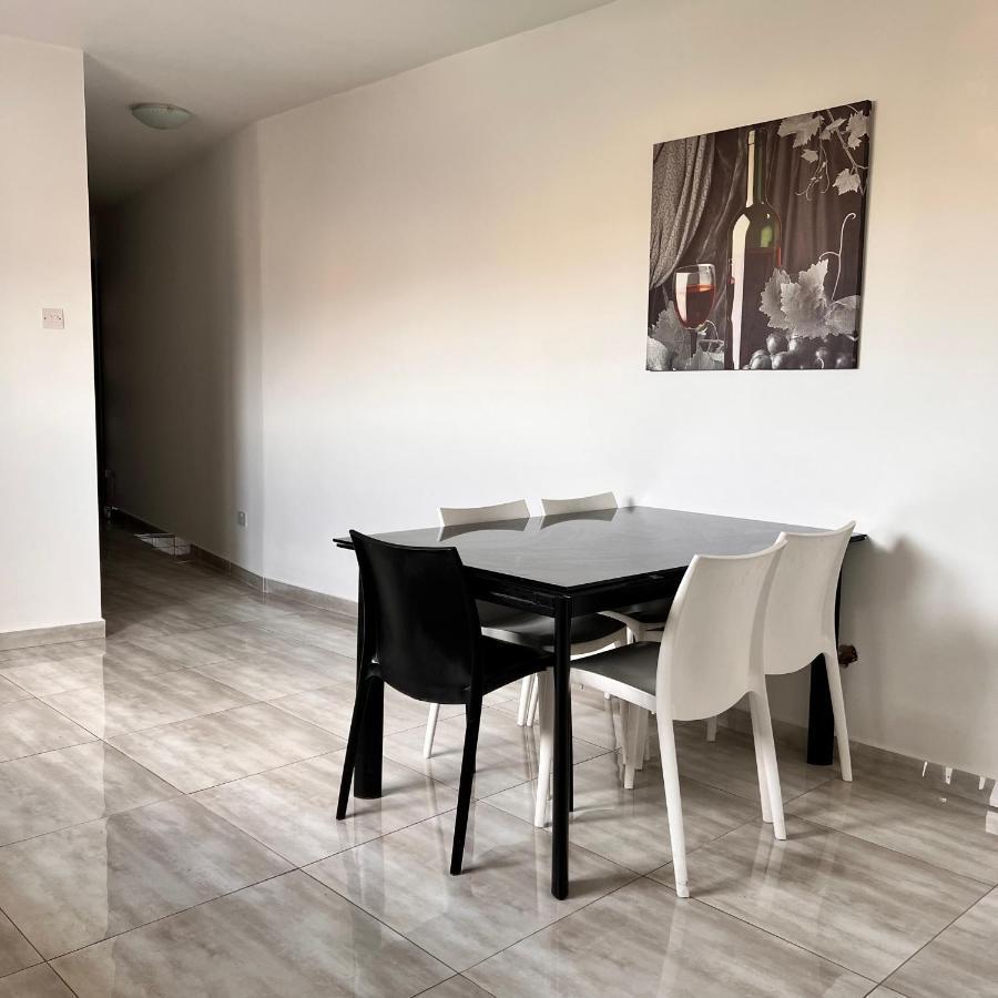 F5 Room 1, Private Double Room With Private Bathroom And Balcony In Shared Flat Msida Buitenkant foto