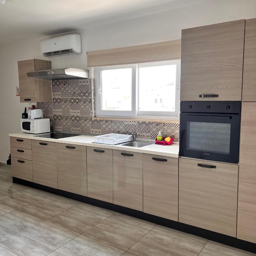 F5 Room 1, Private Double Room With Private Bathroom And Balcony In Shared Flat Msida Buitenkant foto